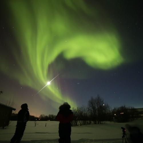 groen noorderlicht in Finland