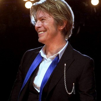 David-Bowie_Chicago_2002-08-08_photoby_Adam-Bielawski-cropped