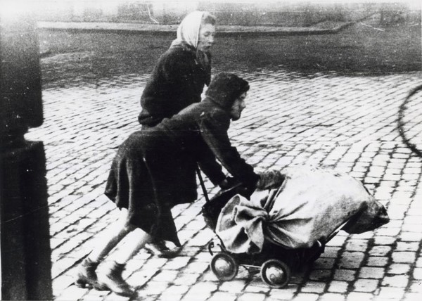 Hongertocht_1944