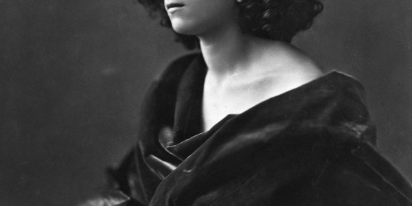 Sarah_Bernhardt,_par_Nadar,_1864