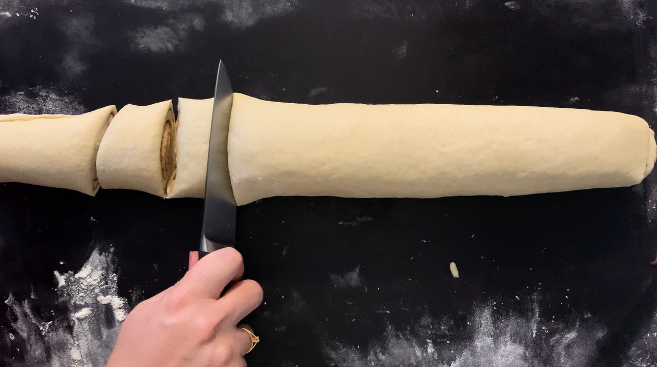cut the korvapuustit dough