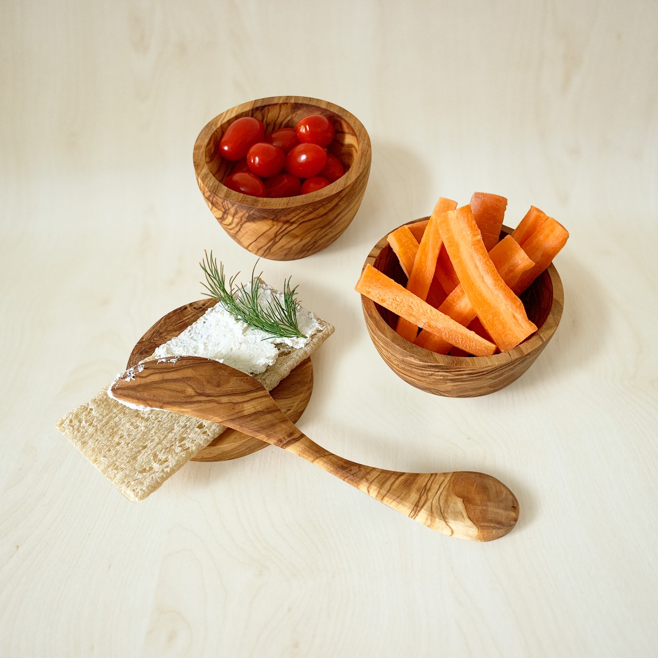 coltello, ciotola e sottobicchiere in radica di frassino olivato