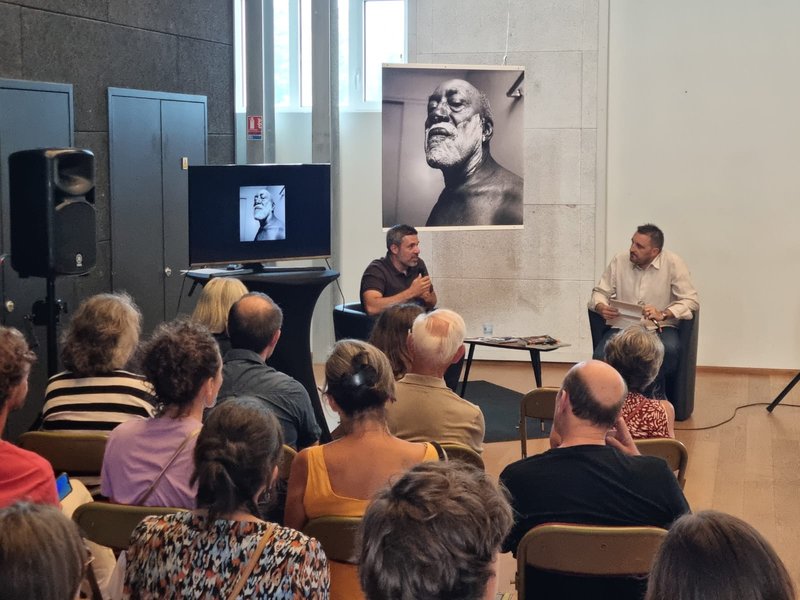 Conférence de Diego Gil sur les pochettes iconiques de disque