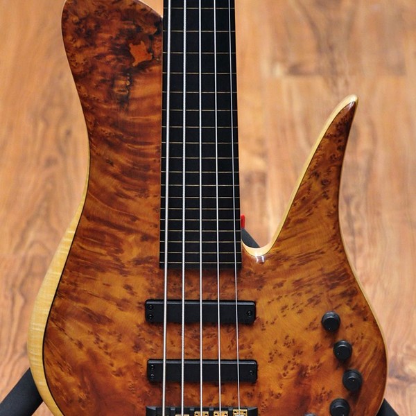 chitarra in radica di tuia