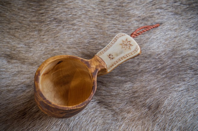 kuksa traditionnel bois laponie peau renne