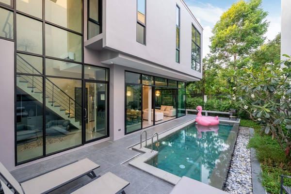 Maison avec piscine et salon extérieur maitre d'oeuvre morbihan