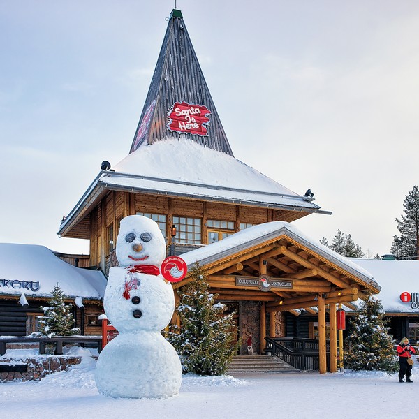 pere noel's house in rovaniemi