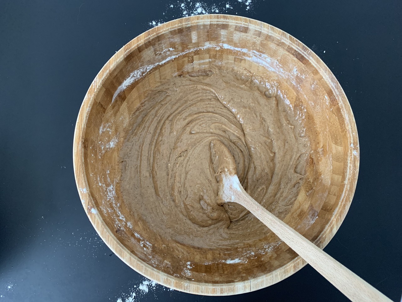 Mélange : farine, sucre, beurre et épices