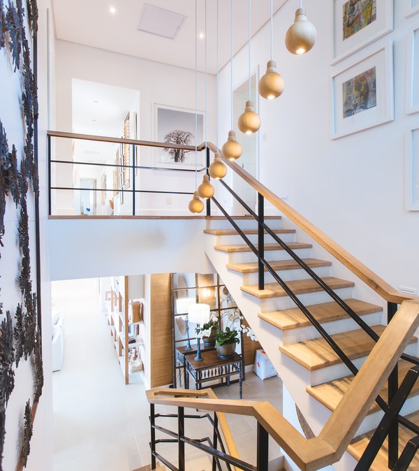 Maison escalier montant moderne