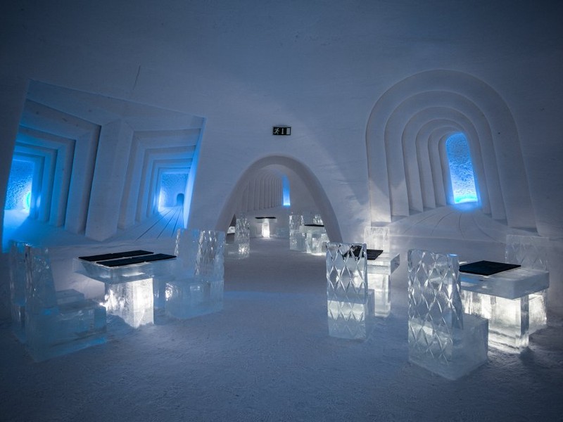 snow restaurant